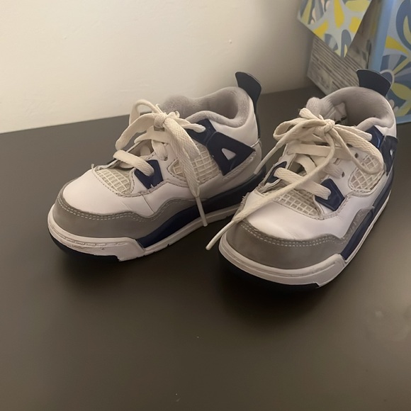 Toddler Jordan 4 - Picture 4 of 4